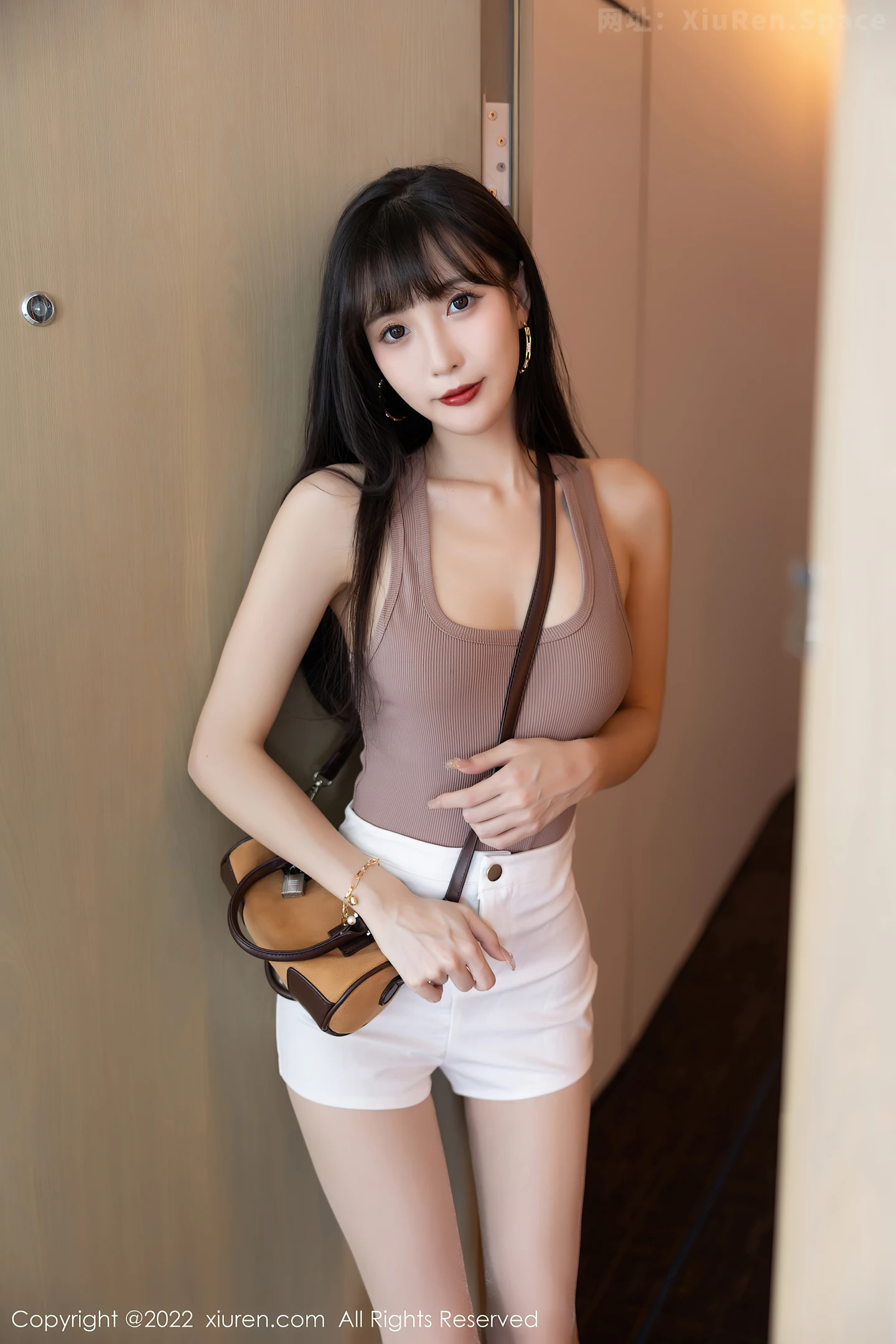 图片[5]-[XiuRen秀人网] VOL.5724 模特林星阑性感咖啡色高开叉服配白色短裙秀曼妙身姿诱惑写真93P-秀人网官方网站